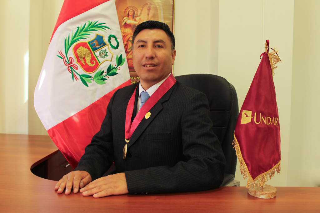 Foto del presidente de la Comisión Organizadora de la UNDAR