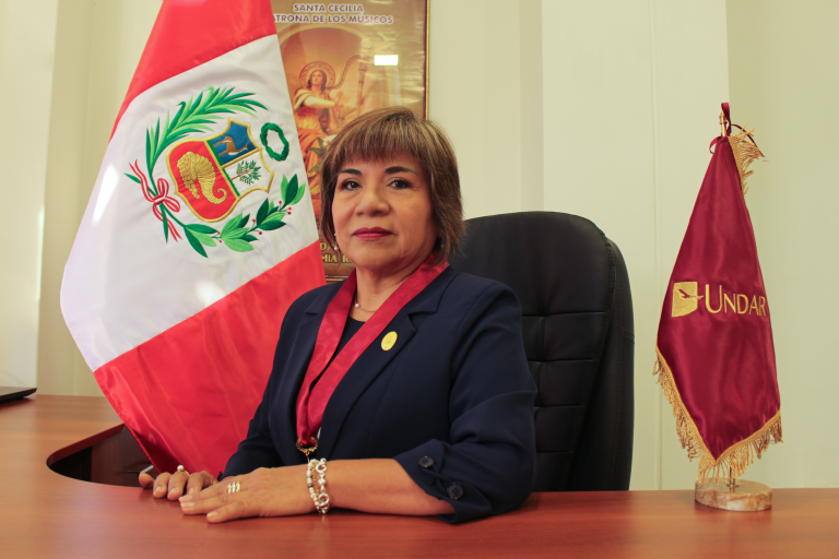 Foto de la vicepresidenta de investigación de la Comisión Organizadora de la UNDAR