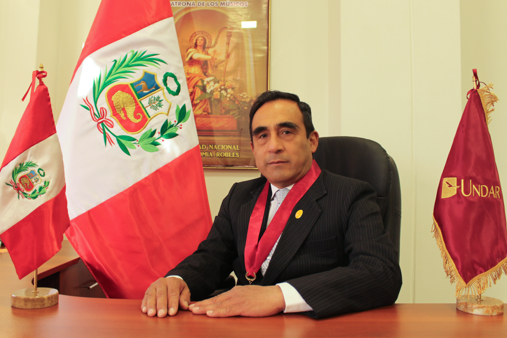 Foto del vicepresidente académico de la Comisión Organizadora de la UNDAR