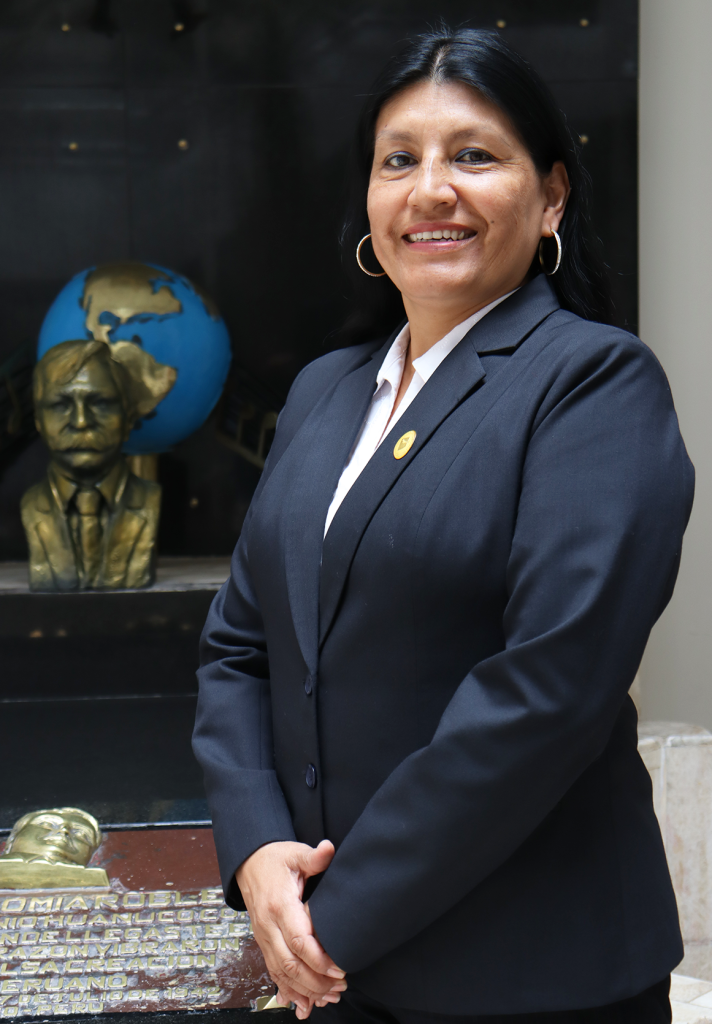 Foto de la Dra. Betty León Trujillo