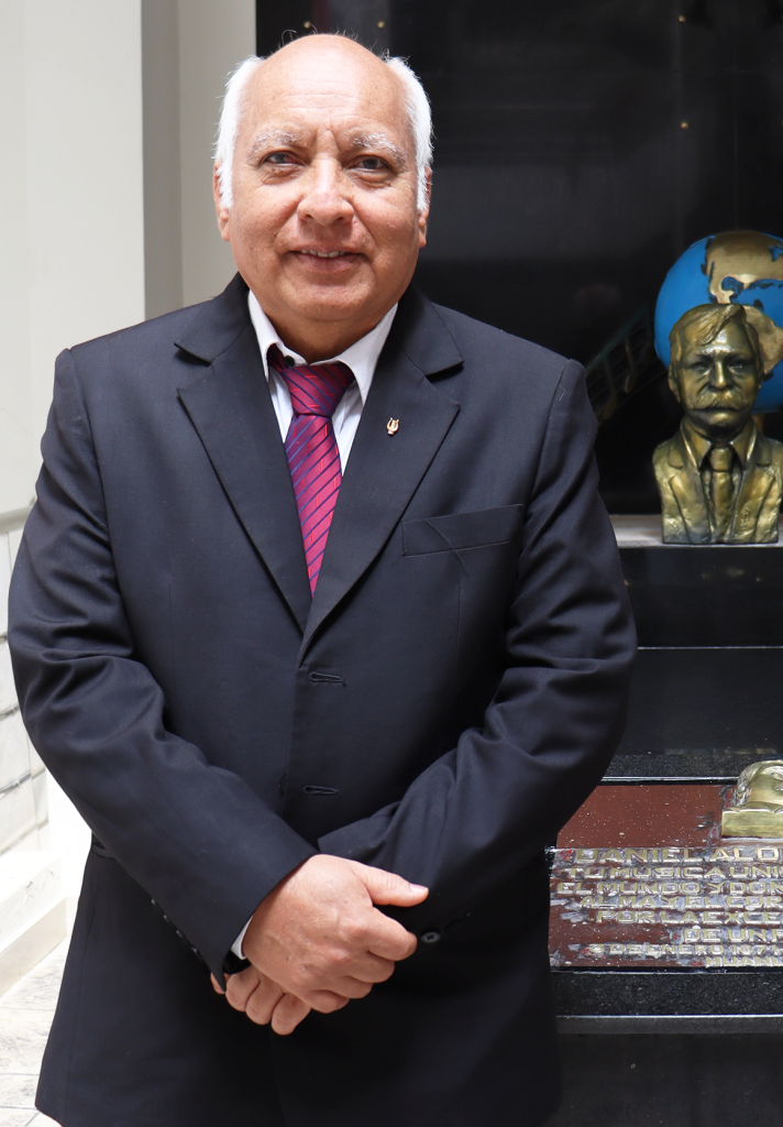 Foto del Mgtr. Felix Arturo Caldas y Caballero