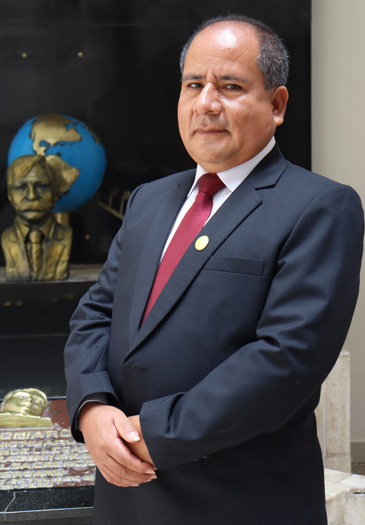 Foto del Mgtr. Félix Hipólito Echevarría Ramírez
