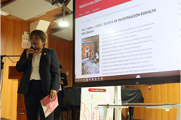 Banner de noticia: Fotos de la presentación de la tercera edición de la Revista de Investigación "Rodolfo Holzmann"
