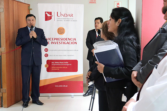 Banner de noticia: Fotos de inauguración del laboratorio de investigación