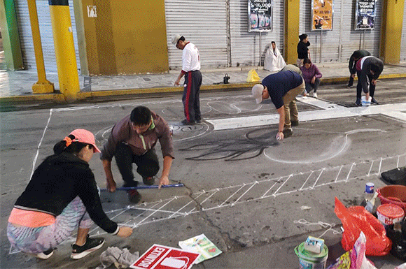 Banner de noticia: Fotos de la elaboración de alfombra artística y recepción de la imagen del Señor de Burgos
