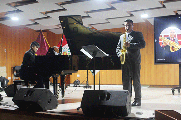 Banner de noticias: Fotos del Recital de docentes