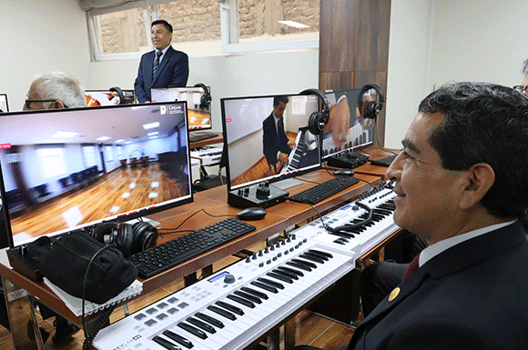Banner de noticias: Fotos de los principales logros institucionales