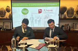 Banner de noticias: Fotos de firma de convenio entre Undar y Genes Perú