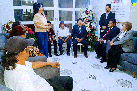 Banner de noticias: Fotos de la inauguración de biblioteca infantil con la presencia de la Vicepresidenta de Investigación de la UNDAR