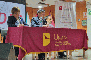 Banner de noticias: Fotos de la conferencia de prensa brindada por la Comisión Organizadora de la UNDAR