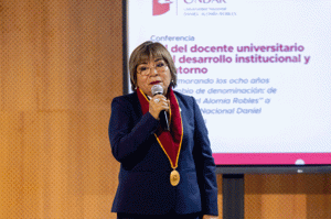 Banner de noticias: Fotos de la ceremonia por el cambio de denominación de instituto a universidad