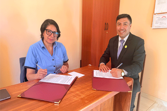 Banner de noticias: Fotos de la firma de convenio de cooperación interinstitucional con el Centro de Rehabilitación para ciegos de Huánuco