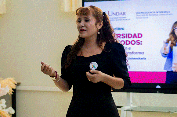 Banner de noticias: Fotos de la capacitación "Universidad para todos"
