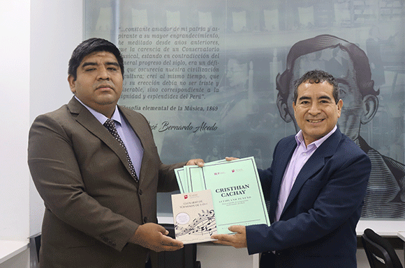 UNIVERSIDAD NACIONAL DANIEL ALOMÍA ROBLES DONA 18 LIBROS A LA UNIVERSIDAD NACIONAL DE MÚSICA