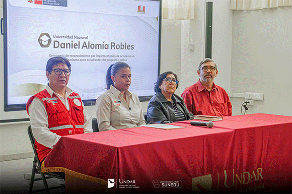 UNDAR RECIBE RECONOCIMIENTO POR SU COMPROMISO CON LA FORMACIÓN DE JÓVENES BENEFICIARIOS DE BECA 18